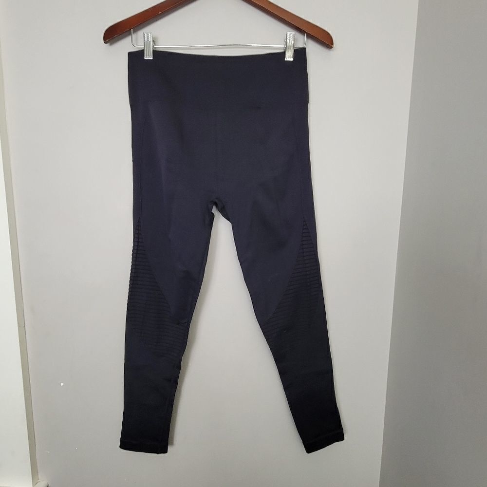 Fabletics Black Seamless High-Waisted Leggings